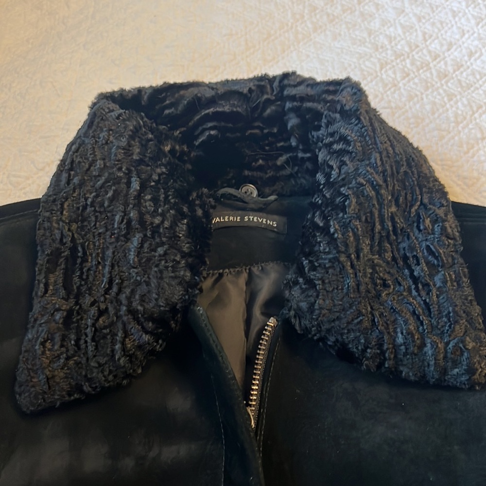 Cropped Leather Jacket - Picture 5 of 7